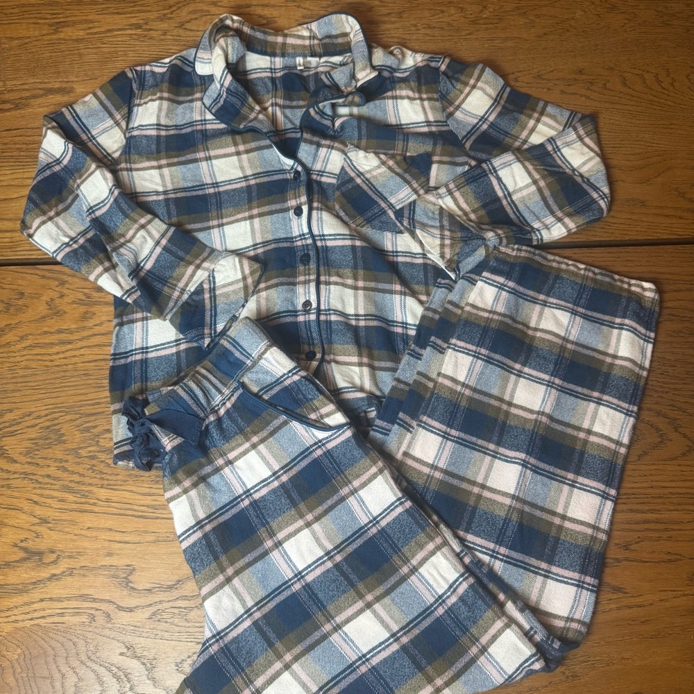 Nordstrom Women’s Flannel Plaid Pajama Set‎